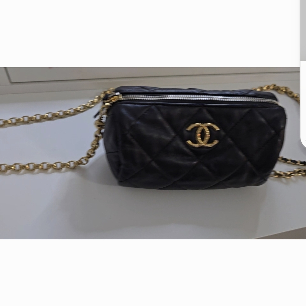 *SOLD*Chanel Messenger Lambskin Pearl Chain Mint Condition w Box